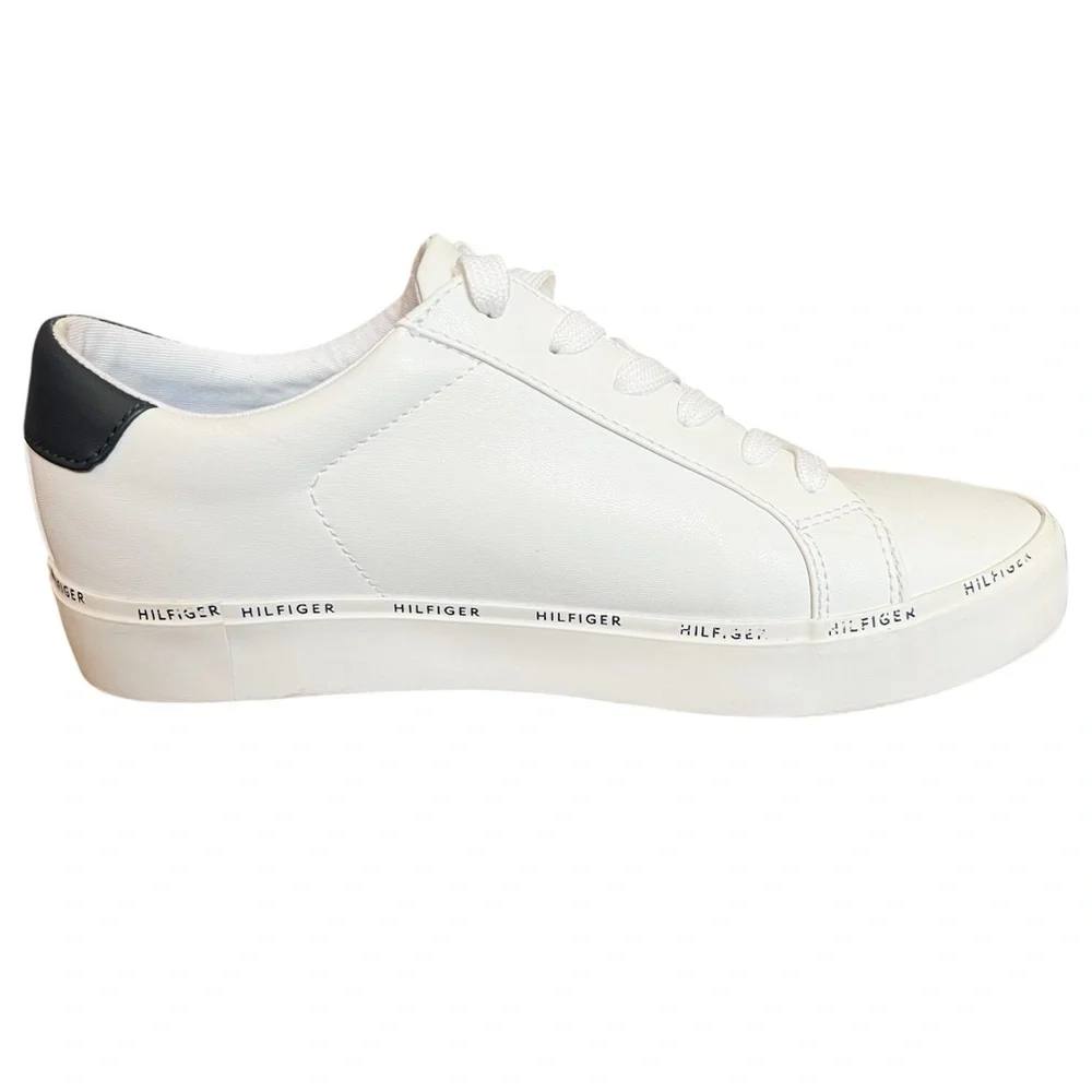 Tommy Hilfiger Henissly Classic White Leather Sneakers size 9.5
